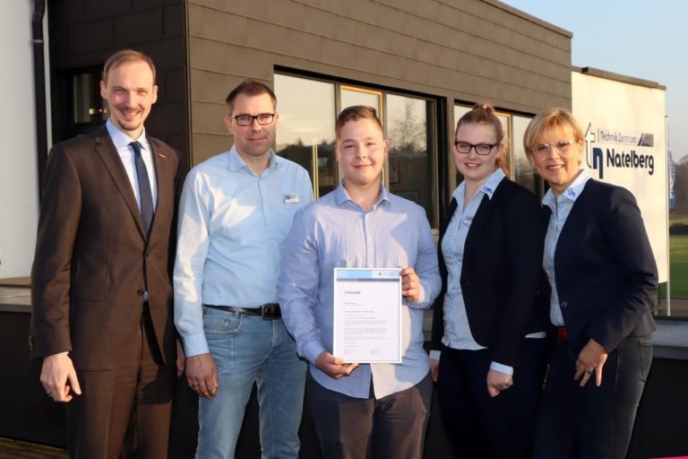 Elektroniker Benjamin Jung ist Lehrling des Monats