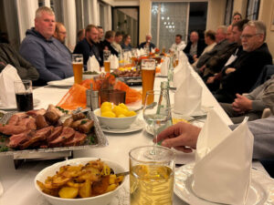 Ein gemeinsames Grünkohlessen rundete die Versammlung ab