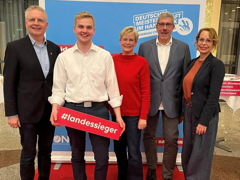 Doppelter Erfolg für die Tischler-Innung Leer