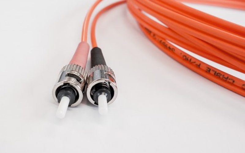 fiber-optic-cable-ec35b30721_340
